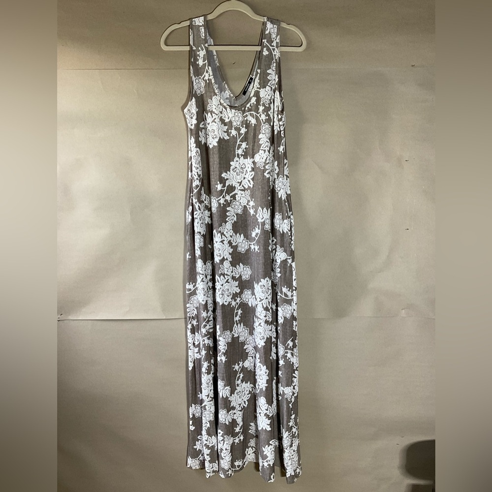 Annabelle Floral Maxi Dress. Maxi. Size L.